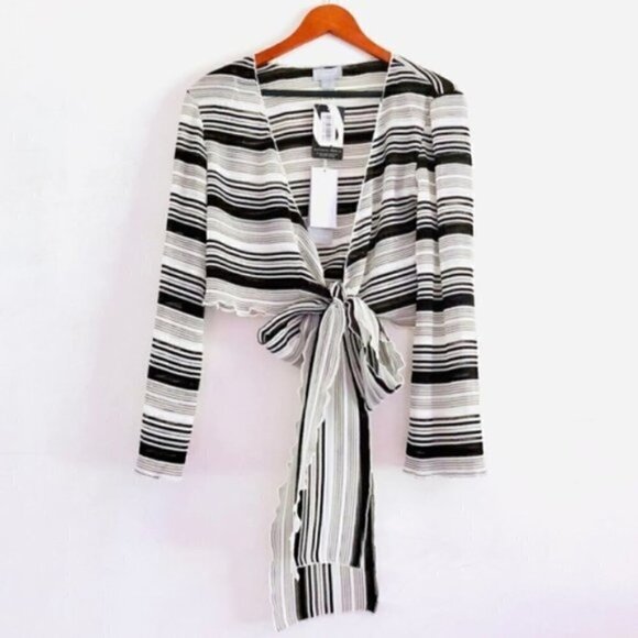 finders keepers Pierre Top XS NWT Black Stripe Micropleat Australia Label - Picture 3 of 13